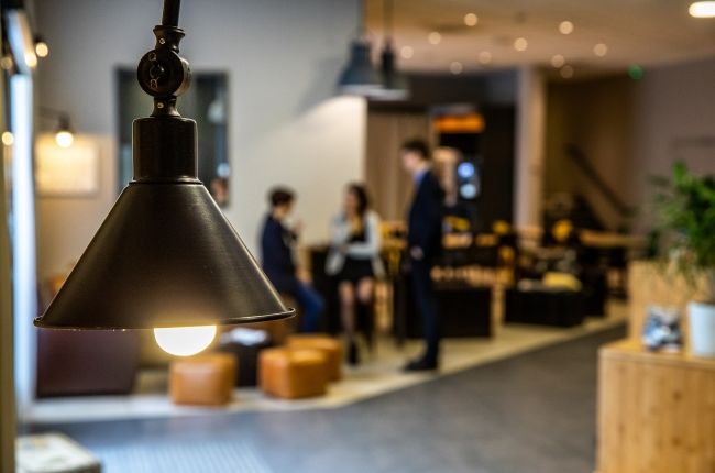 Best Western Plus Suitcase Paris - La Défense : Service convivial comme à la maison