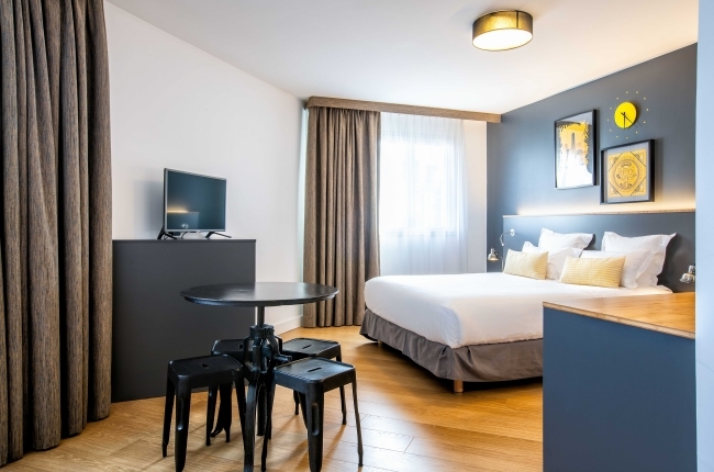 Best Western Plus Suitcase Paris - La D&eacute;fense : Chambres d'h&ocirc;tel spacieuses et confortables