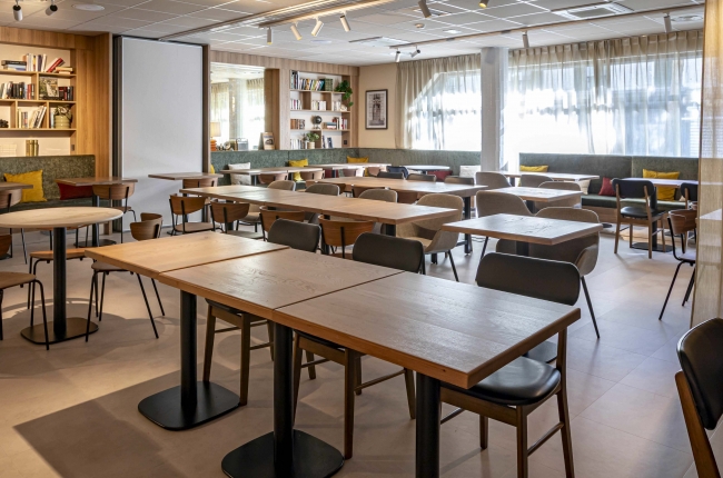 BW Plus Suitcase La Défense