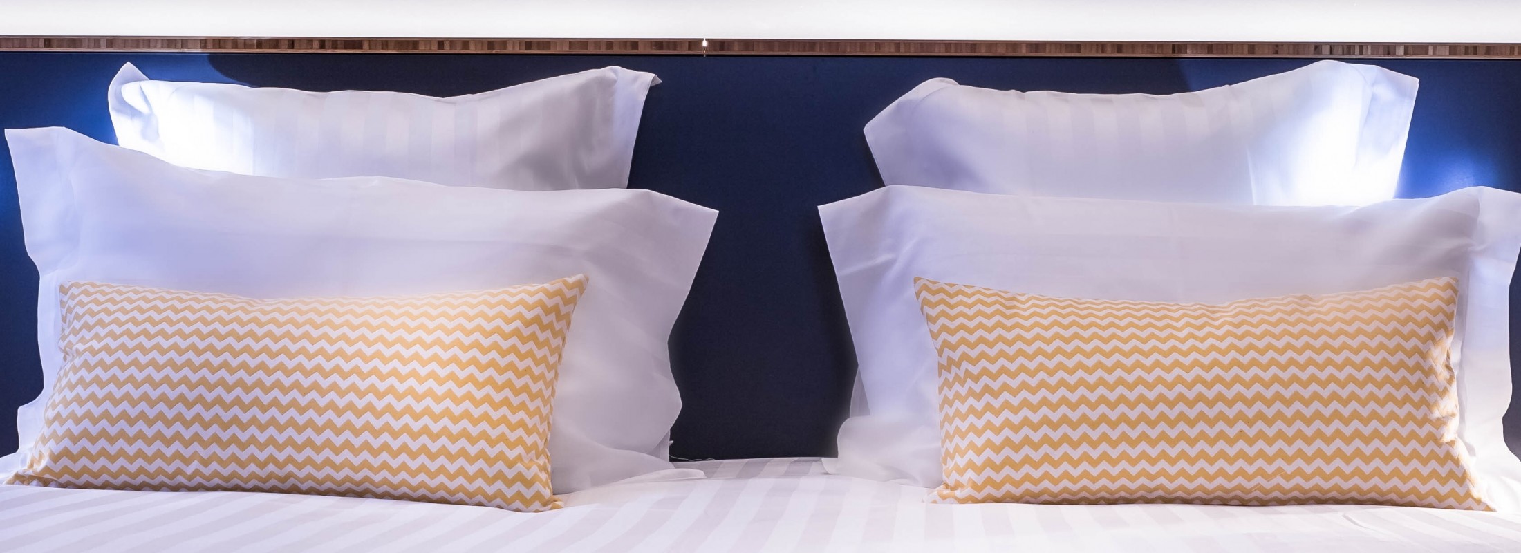 BW Plus Suitcase La D&eacute;fense