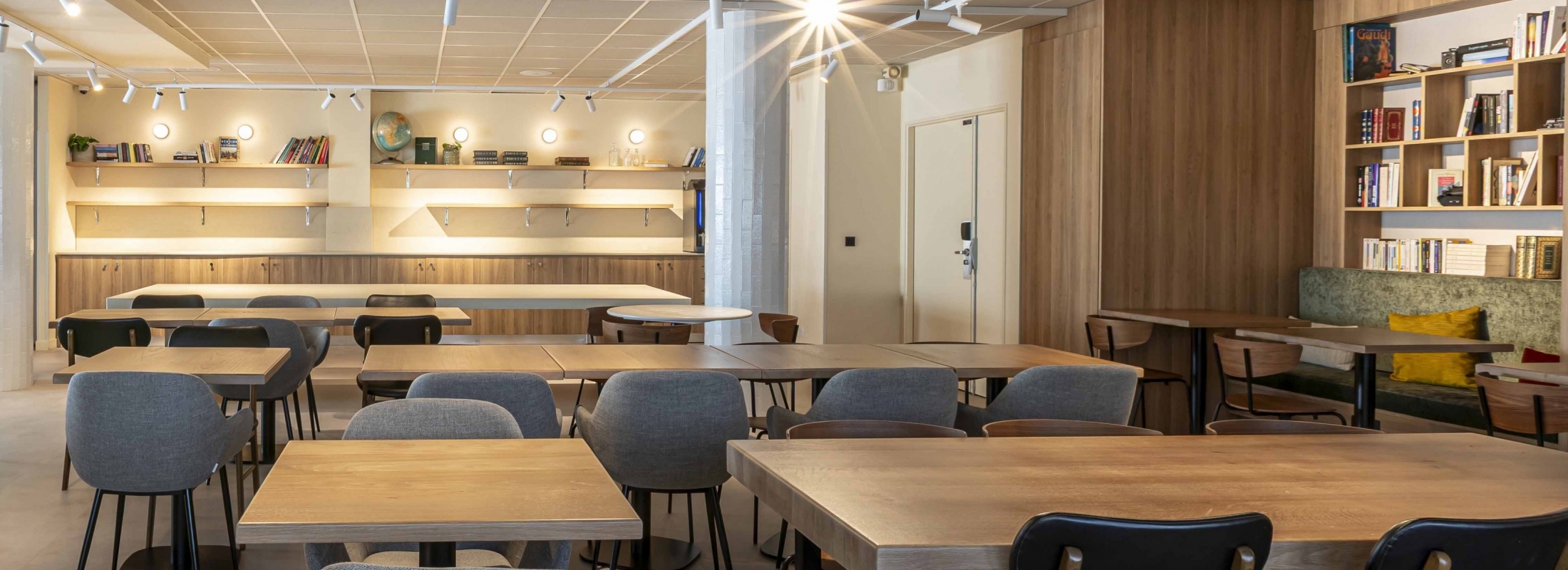 BW Plus Suitcase La Défense