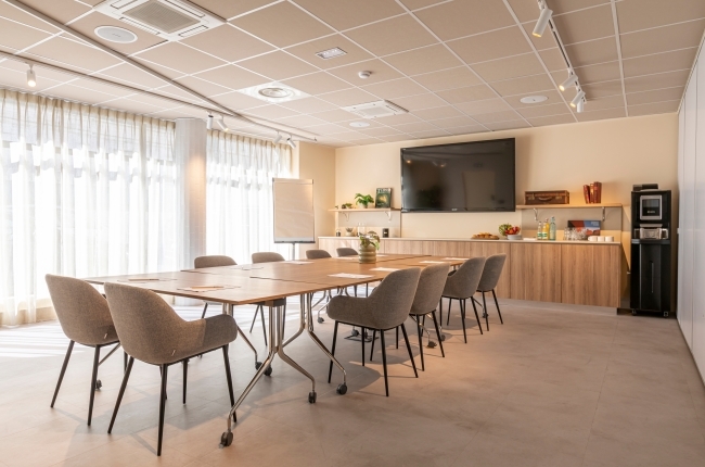 BW Plus Suitcase La D&eacute;fense